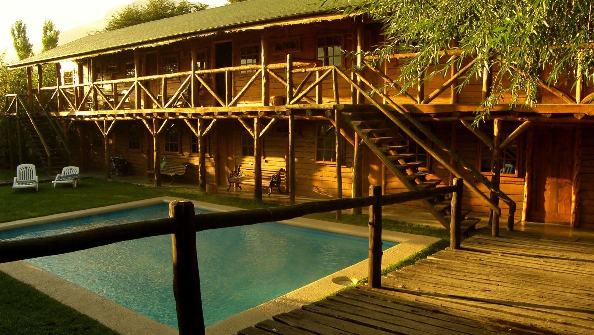 Hotel El Barranco Futaleufú Exterior foto